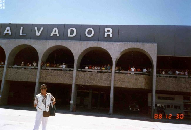 サルバドール空港に到着。