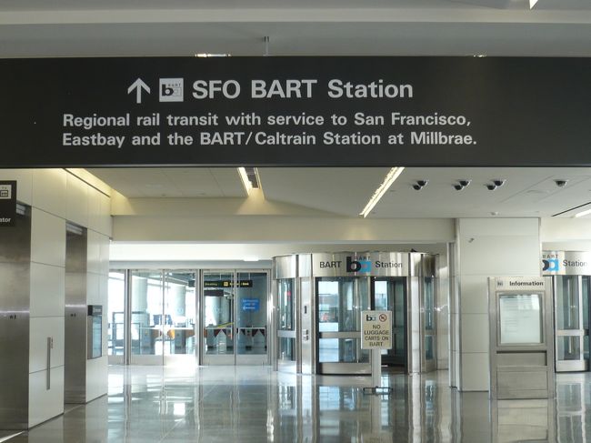 サンフランシスコまで9時間ちょっとのフライト。<br />到着後は、「BART」と呼ばれるベイエリアの街を結ぶ電車を利用しました。空港から市内までは30分ほど。