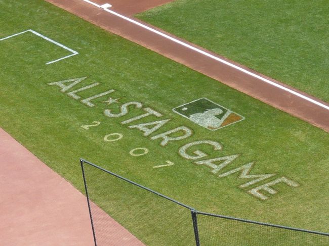 つい4日前にここで行われたALL STARゲームの文字が残っていました。イチロー選手のランニングホームラン、ライブで見たかったな〜。ちょっと残念。