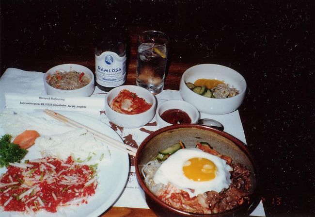 見つけた日本料理店。<br />でもメニューにはビビンバが。