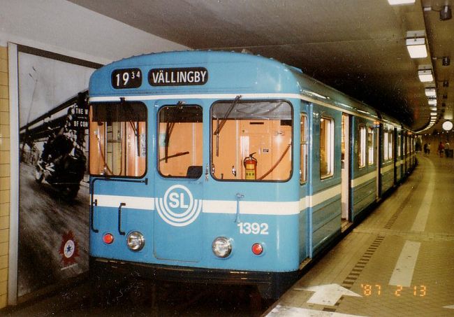 別の路線で戻ります。<br /><br /><br />深夜の列車でドイツへ。