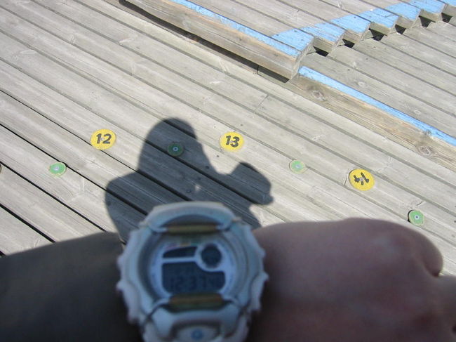 日時計。ちゃんと合ってるみたい。