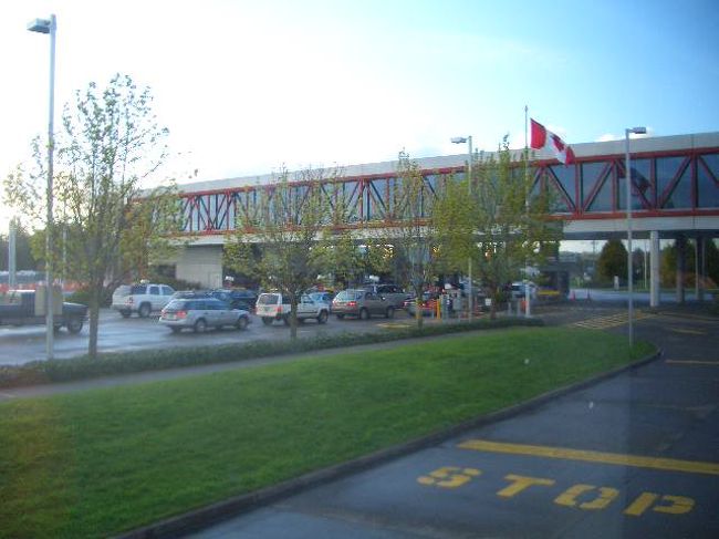 カナダアメリカの国境。<br />陸続きでの国境って不思議。