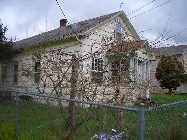 かの有名なミュージシャン「カートコバーン」が育った家＠シアトルアバディーン<br />今は関係ない方が住んでるみたいです。