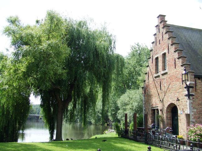 ７月って、セールやってるし、日が長いし、天気はいいし、ヨーロッパ行くには一番いい季節じゃない？