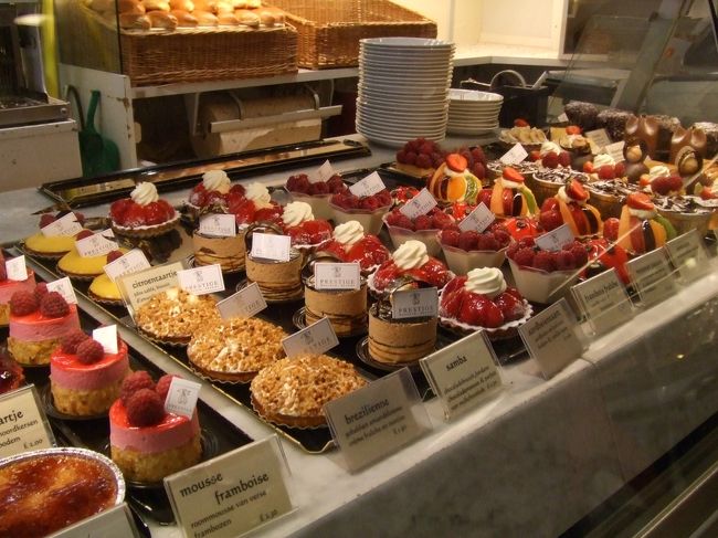 これはパンを買いに行ったお店で。