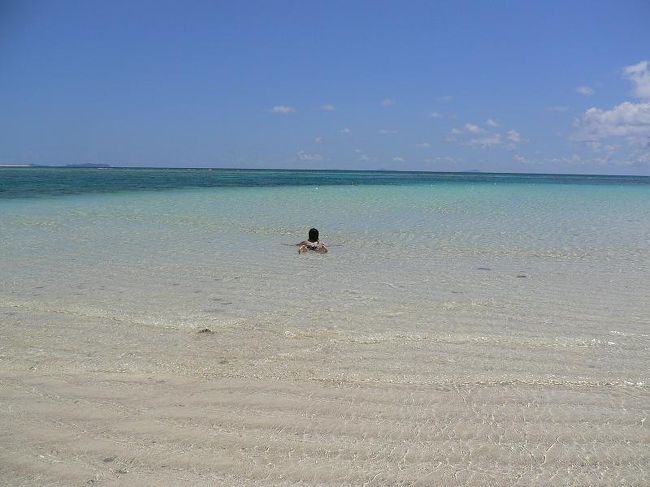 ちょっとだけ、海に入りました。