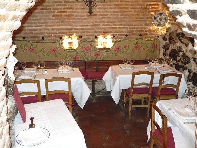 この席は落ち着きますねぇ