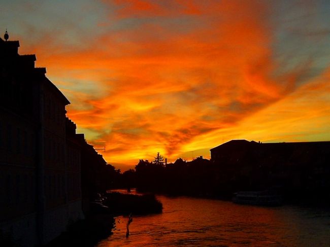 同じくバンベルグの夕景です。旧市庁舎の橋の上から。息を呑む美しさ！！