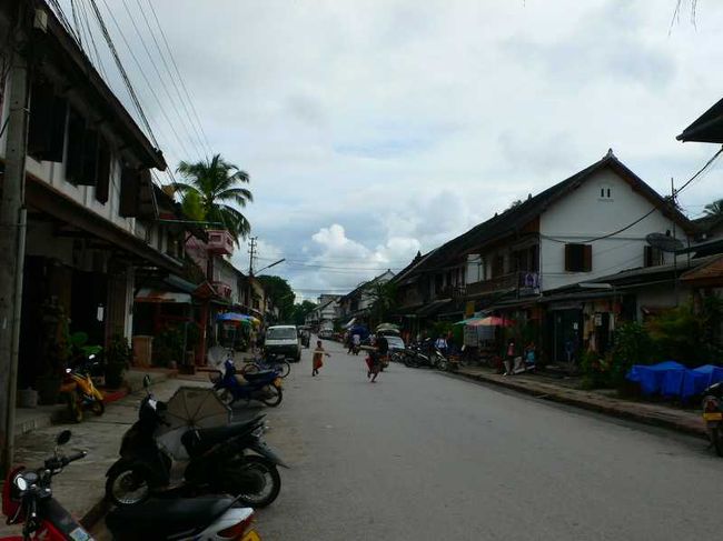 メインストリート<br /><br />のどかだなあ。