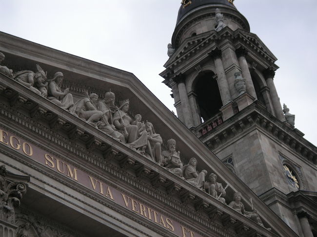 聖イシュトヴァーン大聖堂。<br />装飾が細かく彫刻が美しい。