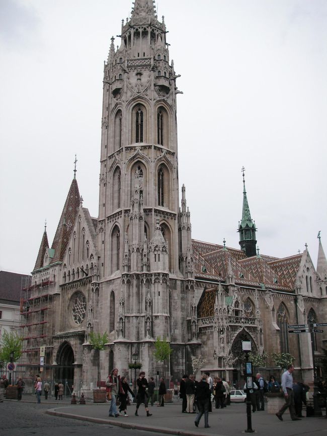 マーチャーシュ教会<br />モザイクタイルの屋根が美しい。