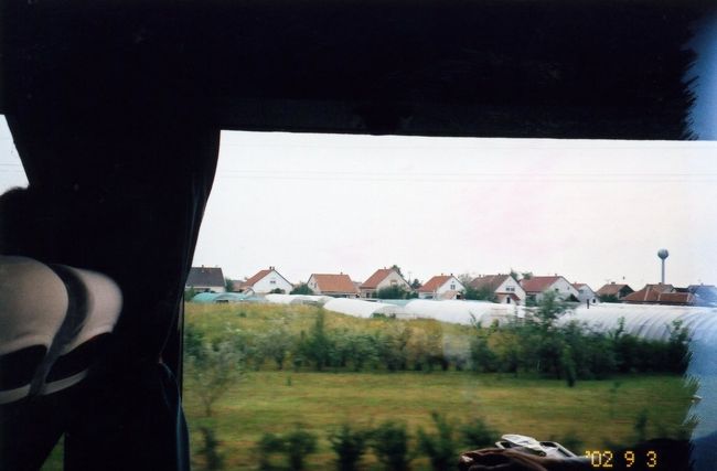 学会終了後ケチケメートの近くの馬術ショーをみにいく。だんだん草原になる。E75号線をいくので感慨深い。E75はフィンランドのRovaniemiからIvaloをとおり、Utsujokiからノルウエーに入る道である。また南はクレタ島までいく。一番南と北をレンタカーで走ったことがある。夕日がきれいだ。