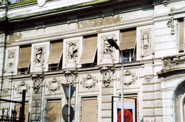 9/2午前中学会参加、昼前よりBudapestの町に出かける。会場からタクシーでデアーク広場へ。そこから聖イシュトバーン大聖堂へ歩く。そのまちなみ。