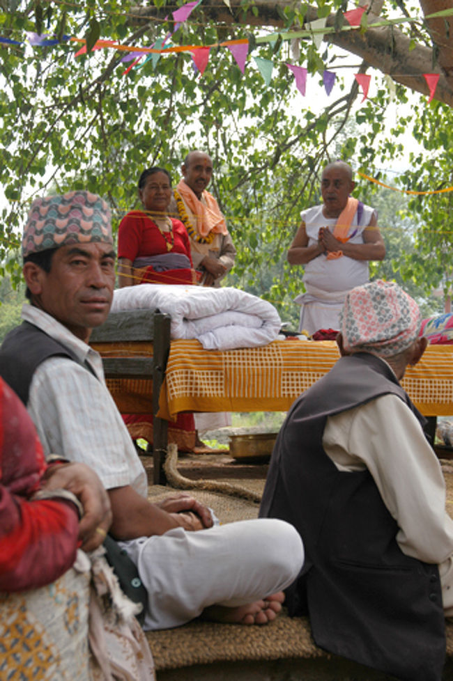この日はお祭り。なにやら儀式をしていました。