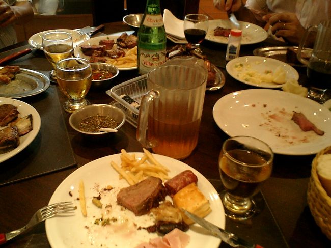 戦いのあとです。<br /><br />この状況から想像するに‥‥さぞかし、いーっぱい召しあがったんでしょうね。