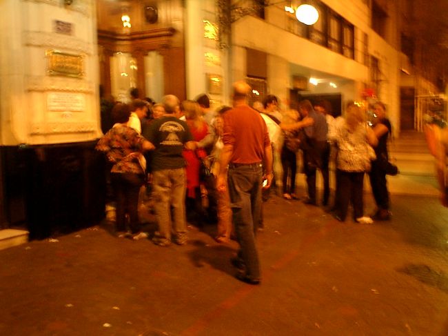 食後のお茶ということで、「カフェ・トルトーニ」へ<br /><br />