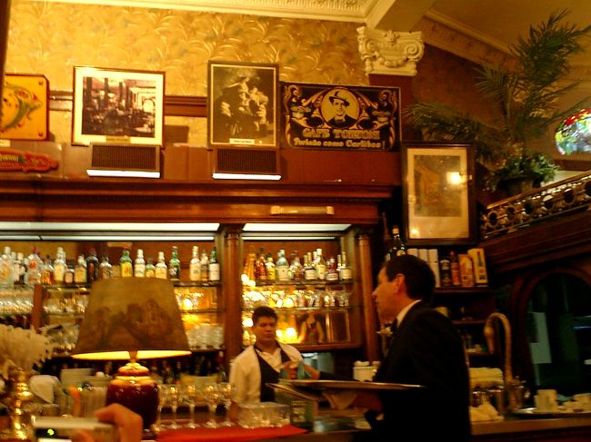 いたるところに飾られた写真から、長い歴史を感じることが出来ます。