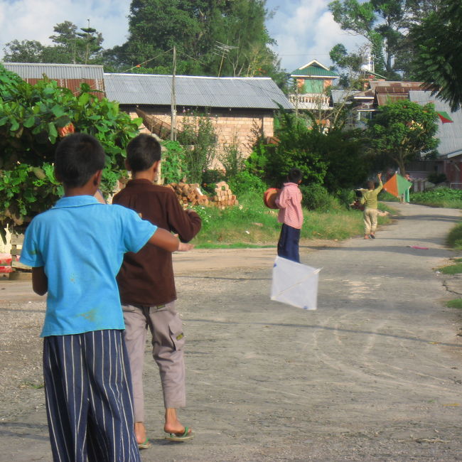 凧の街。風の街。<br /><br />みんなで凧揚げ。<br /><br />子供も大人も。