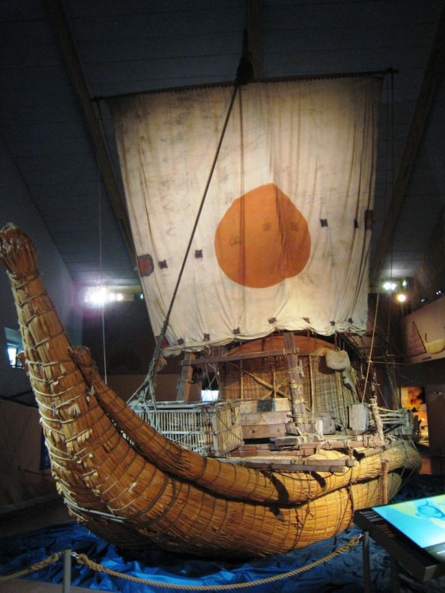 コンティキ号博物館(50NOKのところオスロパスでタダ)と続けざまに博物館に入館する。どうもオスロパスを黒字にするための修業の様相を呈してきた。<br /><br />天候が不安定の中、オープンカフェで休息し、もと来た岸側へ戻る。既にこの時点でオスロパスは黒字だ。黒字。Benefit。いい響きだ。