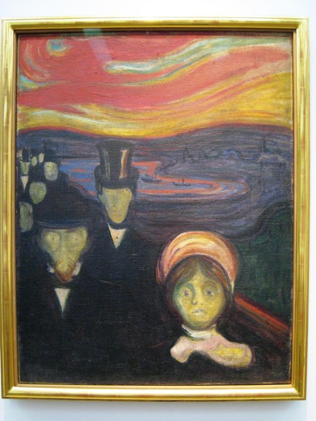 どうするか迷ったが、もう一度ムンクに会いに行くことにした。国立美術館へ。ここで、ムンク本を購入。さらにかなり疲れていたが、最後の力を振り絞って、ムンク美術館へ足を運ぶことにした。