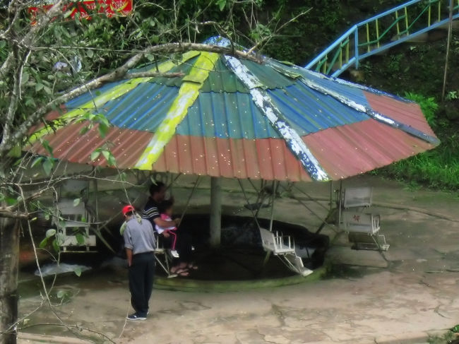 水流を利用した、メリーゴーラウンド。