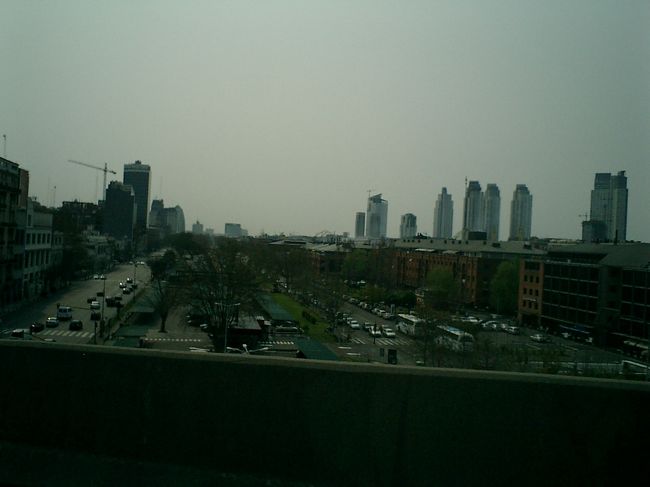 ブエノスアイレスから、車でラプラタ市に行きます。