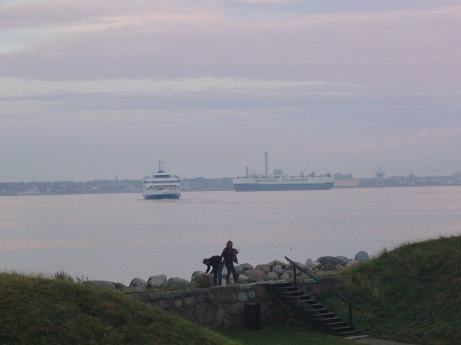 海の向こうはスウェーデンのヘルシンボリです。<br />ここから、フェリーで20分でいけるみたい。