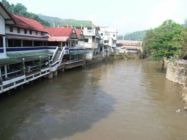 A river, actually border line.<br /><br />Lonely planet said there is a rumor that a secret tunnel might exist between Myanmar and Thailand.