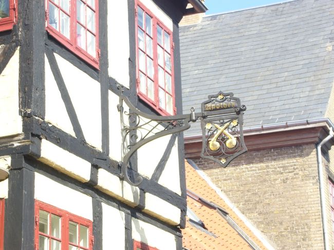 この看板は何のマークかな？