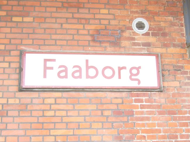 フォーボー駅の看板