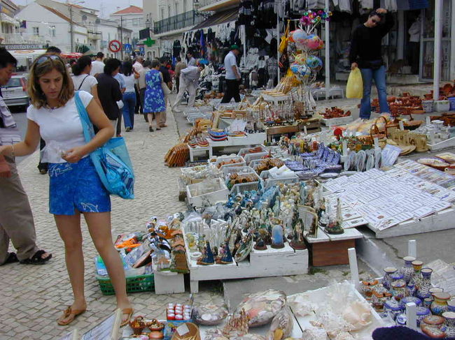 オ・シティオのきれいな露店です。