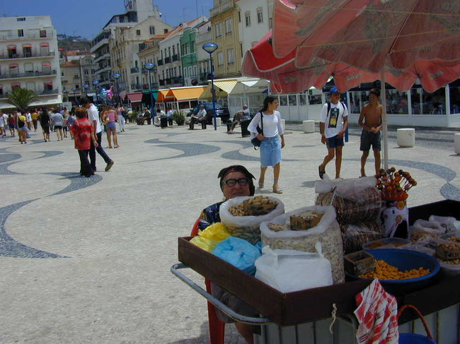 ナザレの海岸のソウサ・オリベイラ広場です。