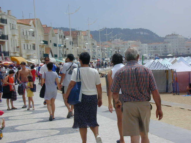 ナザレのレプブリカ通りです。