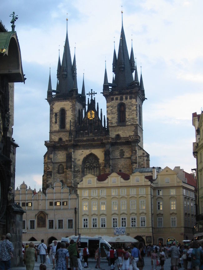 旧市街広場・ティーン教会