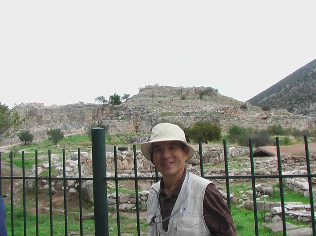 4日目は、紀元前12世紀くらいまで栄えたミケーネへ。<br />どうも、選挙の日で閉まっていました？<br />ギリシャはイベントで休みが多いらしく、行った時は学校教職員がストで1ヶ月休んでいる最中でした。