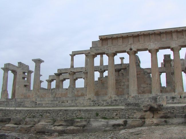 最後の島のエギナ島へ。<br />アポロン神殿ツアーに参加しました。<br />アテネよりは壊れていないのですが、毎日同じようなものを見ていると感動が？？？<br />ちなみに、神殿前の店のピスタチオアイスはおいしかったです。<br />ピスタチオは、港の方が安かった。