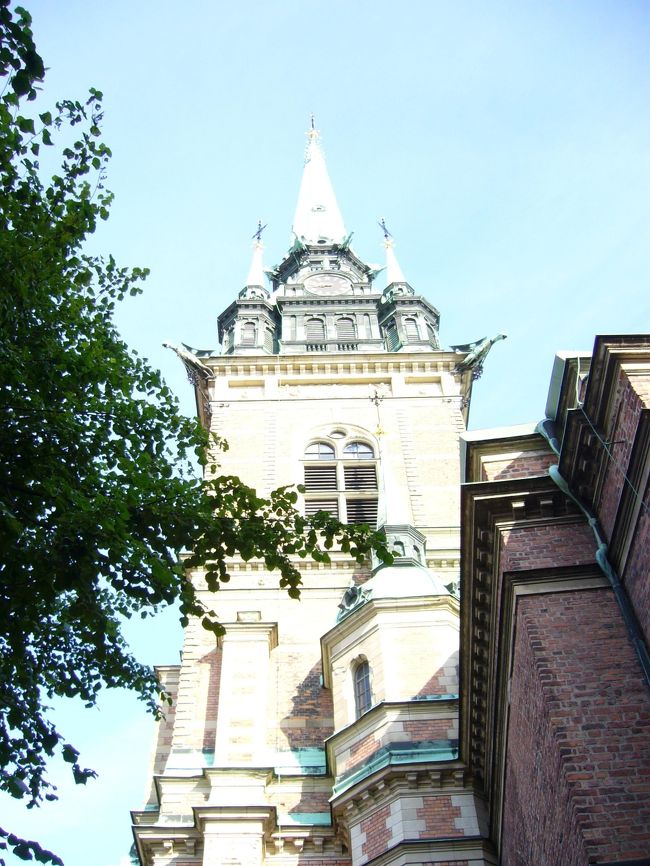 ドイツ教会です。<br />尖塔の高さは９６ｍもあります。