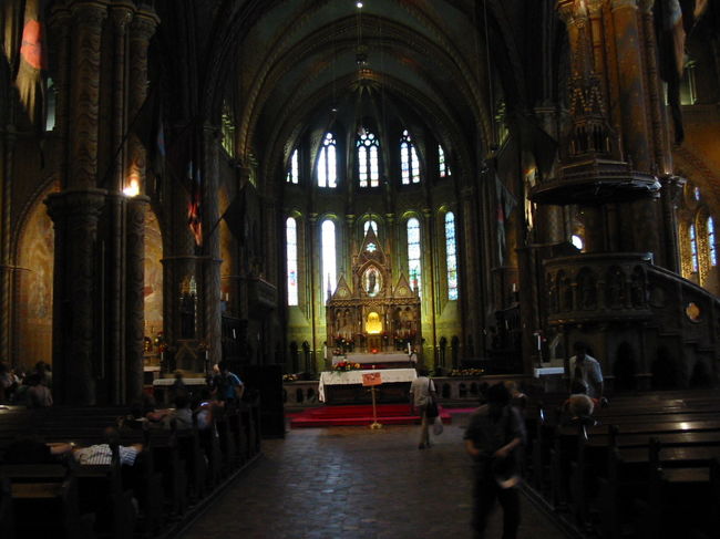 教会内　主祭壇