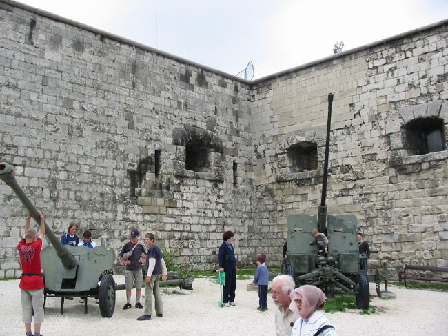 ソ連軍の戦車？　頂上に行くまでにありました。