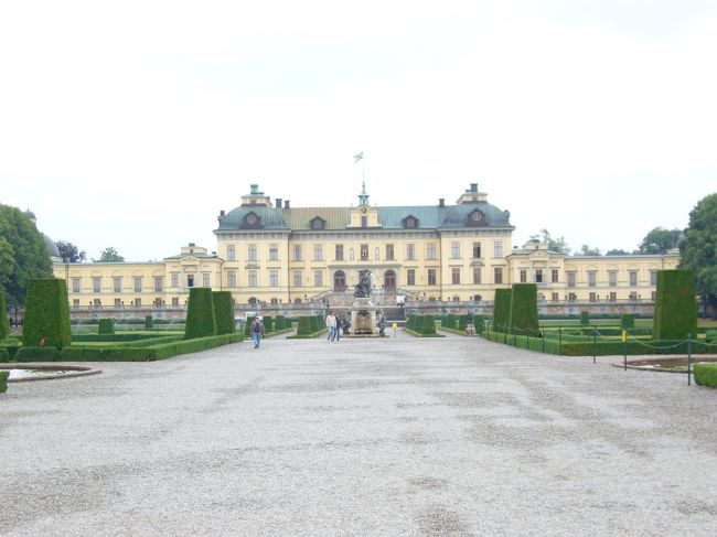 庭園側からの宮殿その２