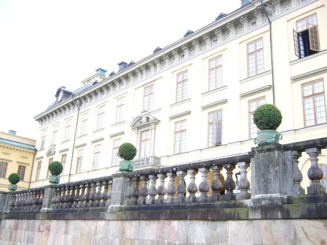 湖側からの宮殿