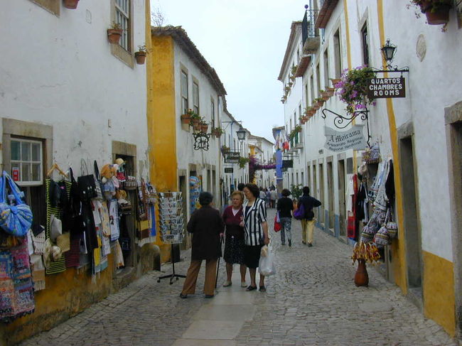 オビドスのディレイダ通りのお土産店です。