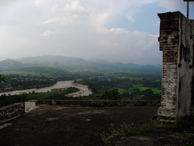せっかくのサンセットヒルなので、夕陽を待っていたら雨。