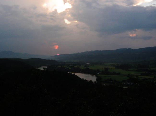 夕陽の沈む瞬間は、見せてくださった。