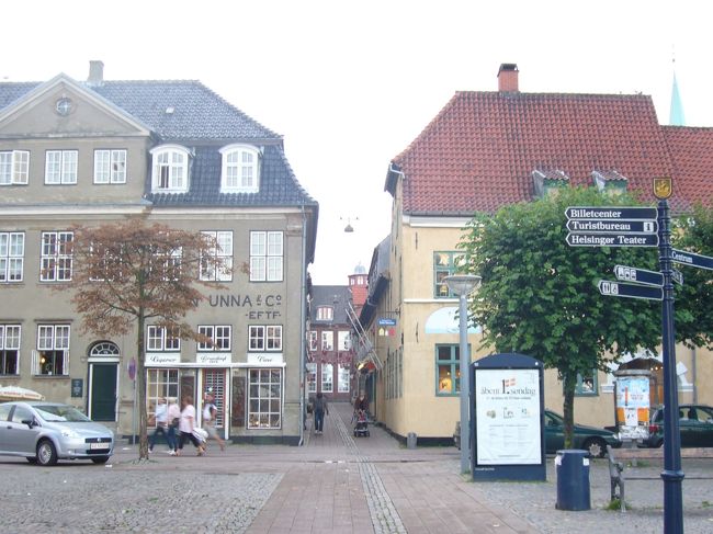 ５０分程で、ヘルシンオアに到着しました。<br />コペンハーゲンの街並みとはまた違い、<br />かわいらしい感じ。