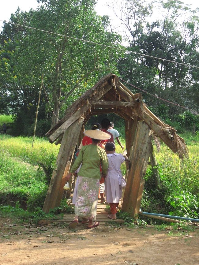 傾いていても、大切な、『シャン州の橋』<br /><br />帰り道