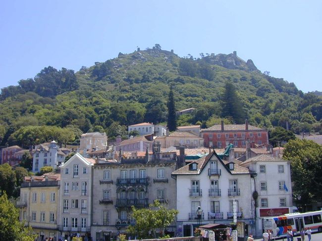 シントラの高台にはムーアの城址があります。これは古いものだそうで、７世紀頃の建造物だとか。