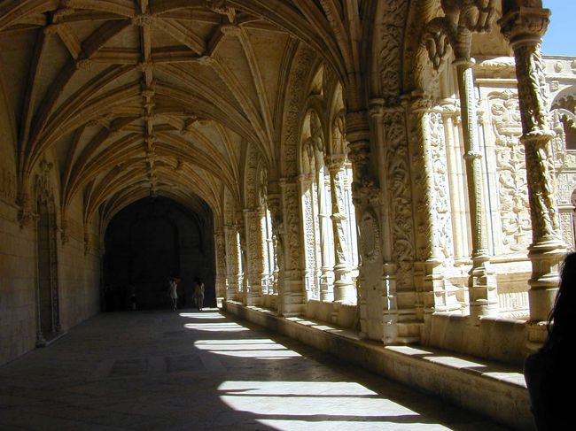 ジェロニモス修道院の回廊です。