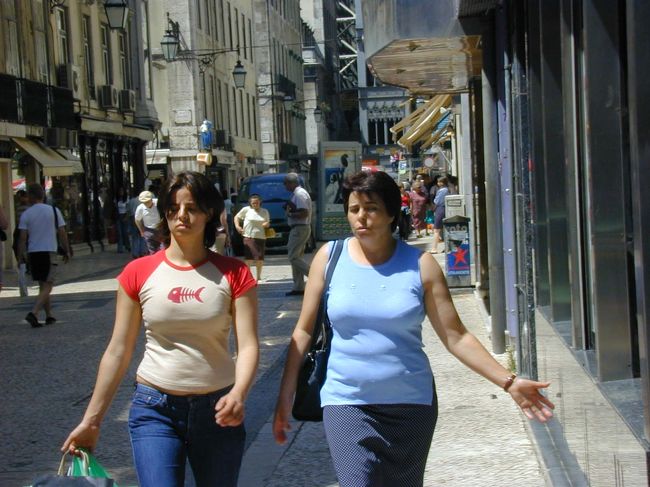 バイシャ地区での２人の少女です。